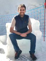 Sziasztok! Máté vagyok. Online debreceni randizni vágyó nők kattinsatok a kedvenc gombra.