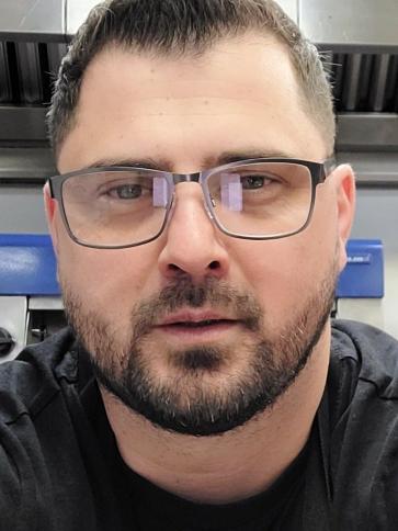 Szabi, 42 éves debreceni társkereső férfi profil fotója