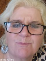 Sziasztok! Kriszta vagyok. Komoly Budapest IV. kerületi társkereső férfiak jelentkezését várom.