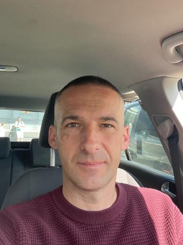 Lorand, 44 éves németországi társkereső férfi profil fotója