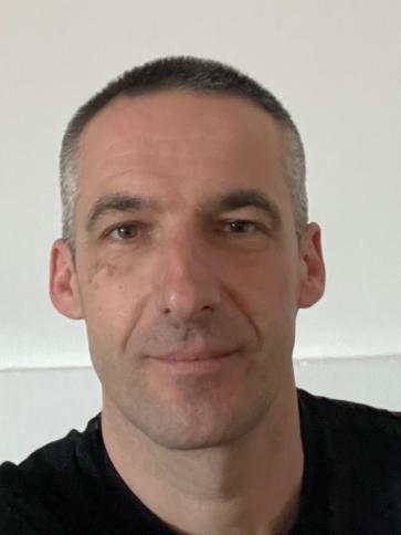 Lorand, 44 éves németországi társkereső férfi profil fotója