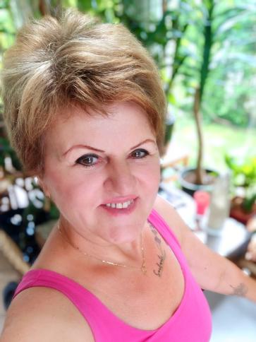 Lívia, 63 éves ausztriai társkereső nő profil fotója