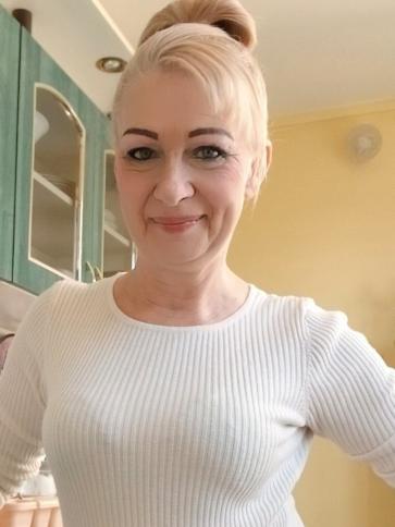 Tünde, 54 éves kecskeméti társkereső nő profil fotója