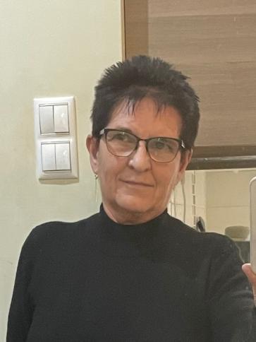 Eszter, 64 éves Budapest XII. kerületi társkereső nő profil fotója