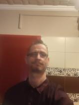 Sziasztok! Tibor vagyok. Komoly Bács-Kiskun megyei párkereső nők jelentkezését várom.