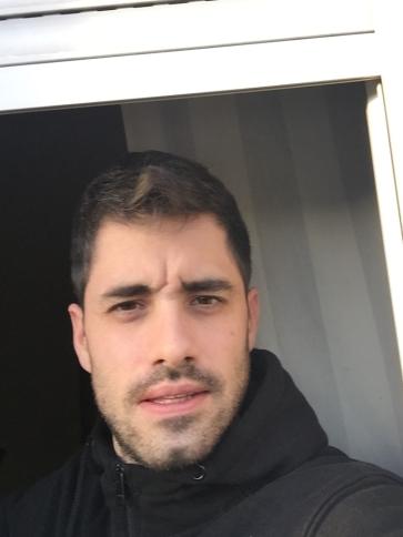 András