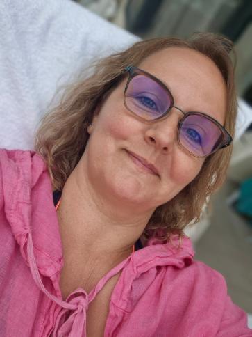 Erika, 52 éves karcagi társkereső nő profil fotója