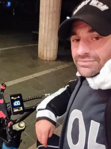 József, 41 éves németországi társkereső férfi profil fotója