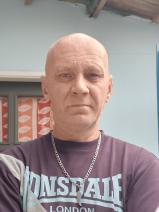 Sziasztok! Attila vagyok. Komoly ikladi párkereső nők jelentkezését várom.