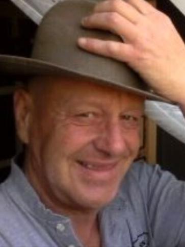 Karoly, 59 éves pécsi társkereső férfi profil fotója