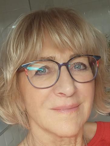 Zita, 69 éves győri társkereső nő profil fotója