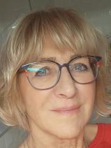 Sziasztok! Zita vagyok. Komoly győri társkereső férfiak jelentkezését várom.