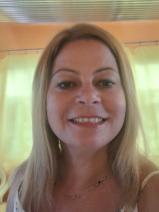 Sziasztok! Krisztina vagyok. Diplomás budapesti párkereső férfiakat keresek randizni.