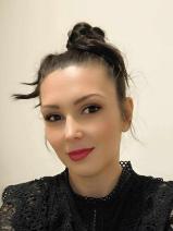 Sziasztok! Alexandra vagyok. Online budapesti randizni vágyó férfiak jelöljetek kedvencnek.