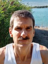 Sziasztok! Attila vagyok. Online budapesti randizni vágyó nők kattinsatok a kedvenc gombra.