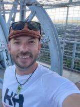 Sziasztok! Alex vagyok. Online Budapest XX. kerületi randizni vágyó nők kattinsatok a kedvenc gombra.