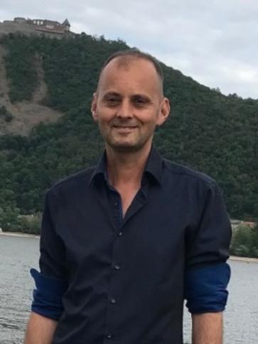 Péter