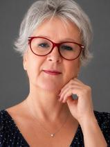 Sziasztok! Erika vagyok. Komoly kecskeméti társkereső férfiak jelentkezését várom.