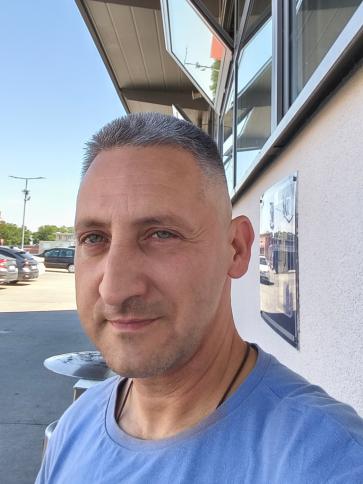 Miklós, 50 éves győri társkereső férfi profil fotója