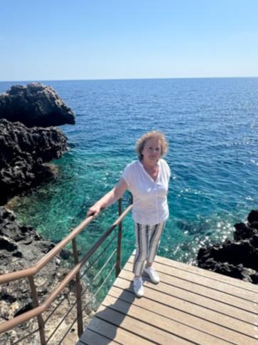 Juli, 67 éves budaörsi társkereső nő profil fotója