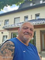 Sziasztok! Norbert vagyok. Komoly iváncsai párkereső nők jelentkezését várom.