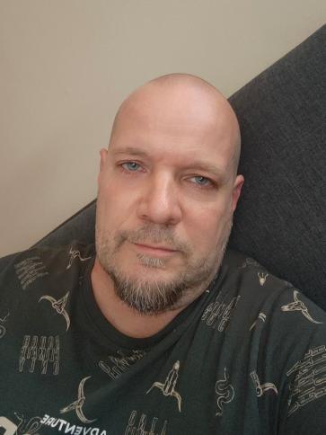Peti, 46 éves debreceni társkereső férfi profil fotója