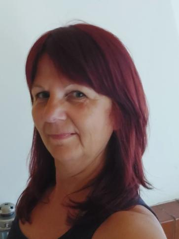 Klári, 54 éves szolnoki társkereső nő profil fotója