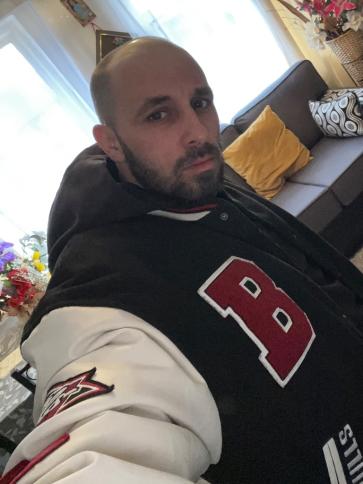 Attila, 41 éves Nagy Britannia kerületi társkereső férfi profil fotója