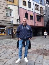 Sziasztok! András vagyok. Online budapesti randizni vágyó nők kattinsatok a kedvenc gombra.