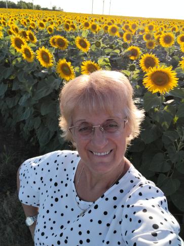 Tünde, 59 éves szerbiai társkereső nő profil fotója
