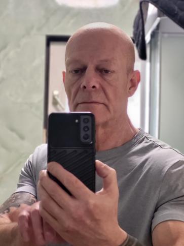 István, 54 éves pécsi társkereső férfi profil fotója