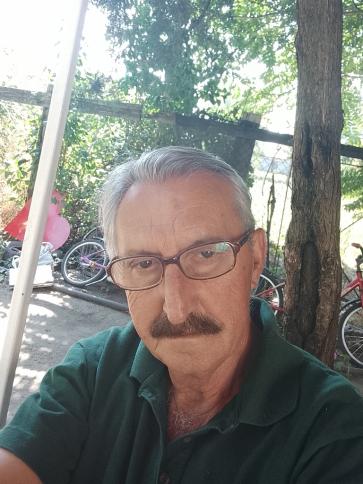 László, 69 éves békéscsabai társkereső férfi profil fotója