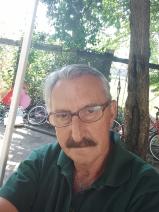 Sziasztok! László vagyok. Komoly békéscsabai párkereső nők jelentkezését várom.