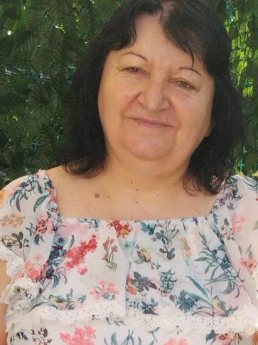 Irén, 60 éves ceglédi társkereső nő profil fotója