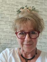 Sziasztok! Zsuzsanna vagyok. Komoly tatabányai társkereső férfiak jelentkezését várom.