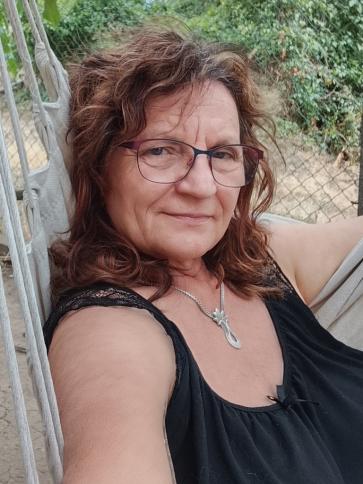 Léria, 61 éves pécsi társkereső nő profil fotója