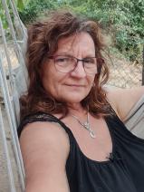 Sziasztok! Léria vagyok. Komoly pécsi társkereső férfiak jelentkezését várom.