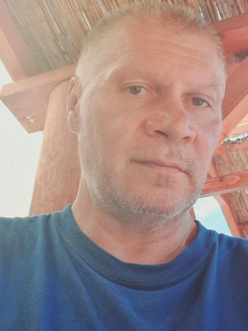 István, 57 éves győrújbaráti társkereső férfi profil fotója