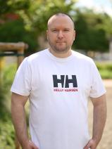 Sziasztok! Péter vagyok. Fiatal budapesti párkereső lányokkal chatelnék.