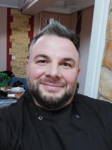 Sziasztok! László vagyok. Komoly ausztriai párkereső nők jelentkezését várom.
