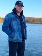 Sziasztok! Dominik vagyok. Komoly kerepesi párkereső nők jelentkezését várom.