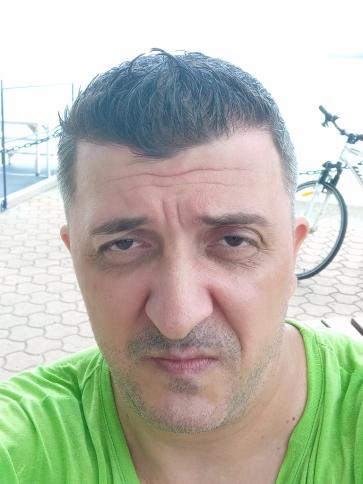 András