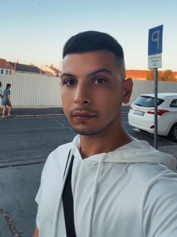 Dániel
