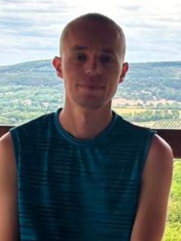 Attila, 26 éves sóshartyáni társkereső férfi profil fotója