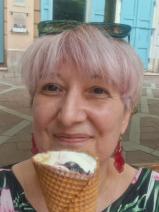 Sziasztok! Angéla vagyok. Komoly budapesti társkereső férfiak jelentkezését várom.