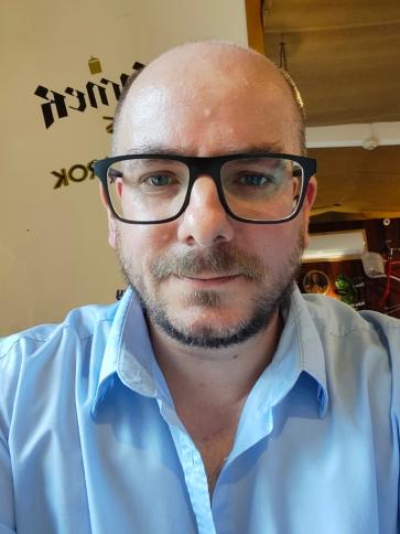 Imi, 39 éves kecskeméti társkereső férfi profil fotója