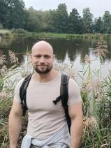 Sziasztok! Erik vagyok. Komoly hollandiai párkereső nők jelentkezését várom.