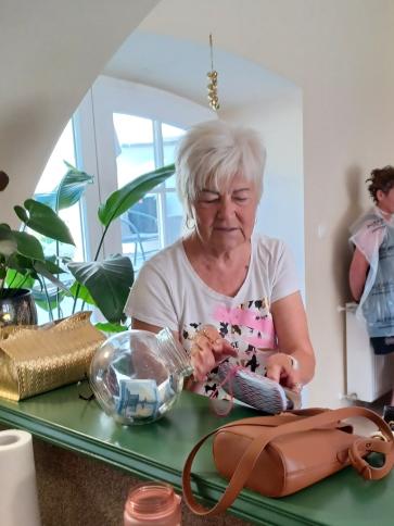 Zsuzsa, 67 éves tokodi társkereső nő profil fotója