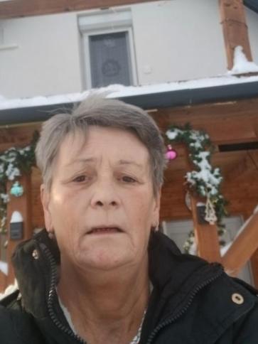 Szőke, 66 éves magyarpolányi társkereső nő profil fotója