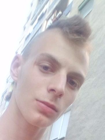 Krisztián, 18 éves debreceni társkereső férfi profil fotója